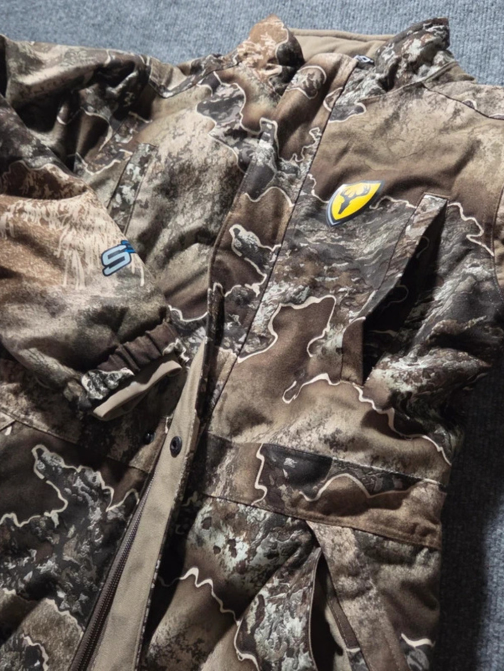 Shield Series Men's Large Camouflage Insulated Hunting Suit